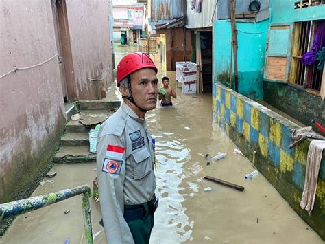 Medan Maimun Banjir Ketinggian Air Capai Meter Kumparan