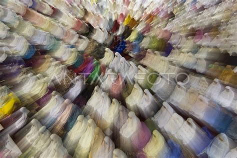 Salat Tarawih Pertama Istiqlal Antara Foto