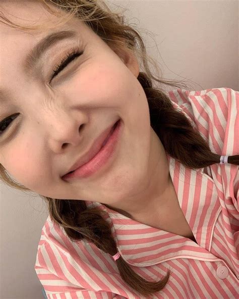 ナヨンさんのインスタグラム写真 ナヨンinstagram「♪ 😆 © Twice ↬nayeon Twice 나연 트와이스