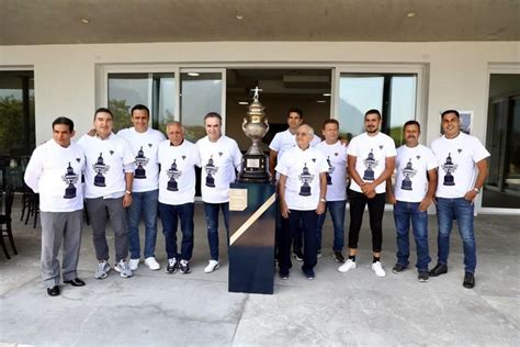 Celebran Rayados título del Clausura 2003