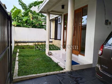 RUMAH DIJUAL JOGJA FURNISHED DEKAT KAMPUS UGM