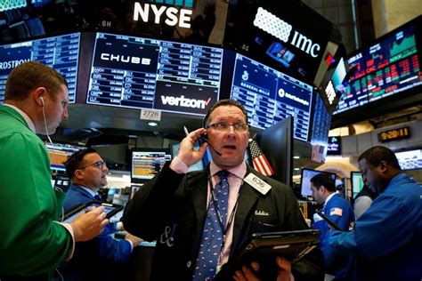 Wall St Berakhir Turun Di Tengah Ketidakpastian Jalur Suku Bunga Fed