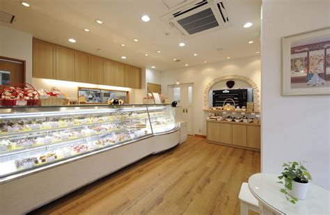 ケーキ屋内装デザイン／白を基調にしたシンプルでナチュラルなデザイン 内装デザイン、店舗デザイン会社の比較マッチングサイト「アーキクラウド