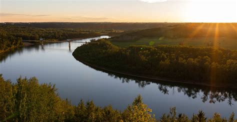 Stay away from banks of North Saskatchewan River: Edmonton | News