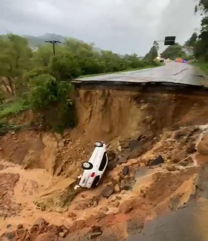 Vídeo Trecho da BR 470 desaba e rodovia fica interditada em Rio do Sul