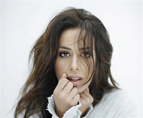 Amel Bent Dévoile Une Photo Adorable De Ses Deux Filles Photo Voltage