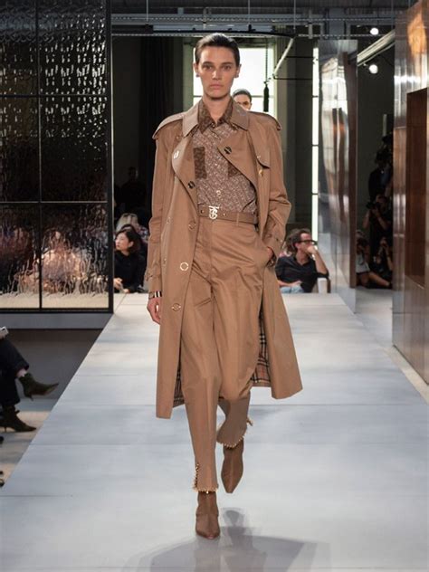 Discover Riccardo Tiscis First Collection For Burberry