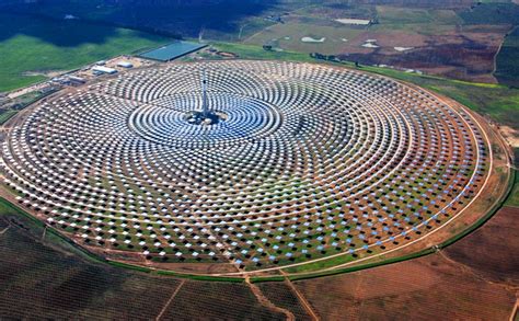 Spain S Gemasolar Array Is The World S First Solar Power Plant