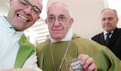 Italy news: Pope Francis CHALLENGES Matteo Salvini’s anti-immigration policies | World | News ...