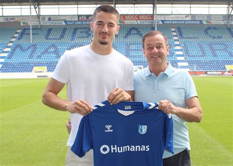 1 FC Magdeburg Verpflichtet Defensivspieler Andi Hoti Magdeburger