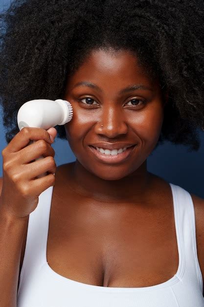 Portrait de femme faisant son régime de beauté et sa routine de soins