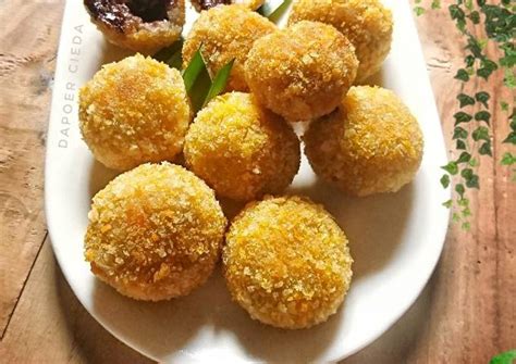 Resep Bola Bola Pisang Coklat Lumer Oleh CieDa Madania Cookpad