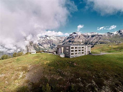 20 Hotels with great views in Switzerland