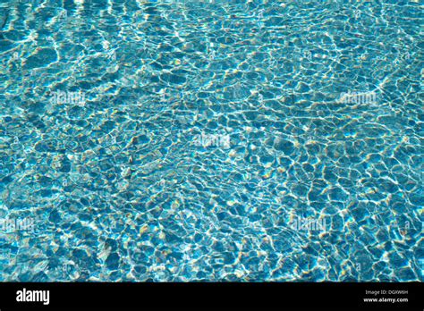 Piscina Azul Como Fondo De Agua Ondulada Fotograf A De Stock Alamy