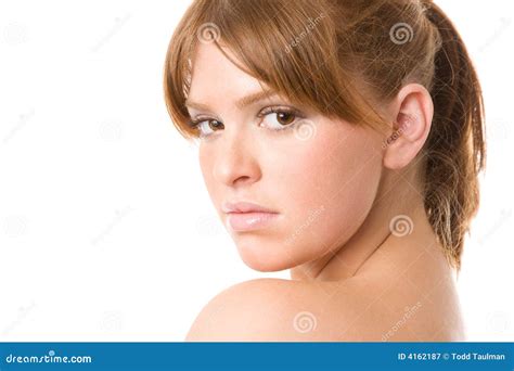 El Brunette Atractivo Mira Fijamente Detr S Imagen De Archivo Imagen De Lindo Atractivo