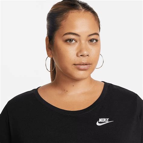 Nike Plus Size Womens Sportswear Club T Shirt Academy