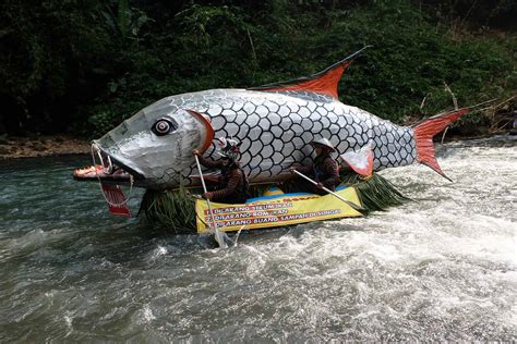 Berita Magelang Foto Parade Perahu Hias Meriahkan Festival Kali Elo