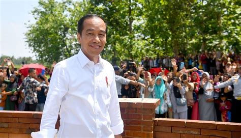 Tegaskan Komitmen Pemerintah Dalam Pemerataan Pembangunan Jokowi Dana