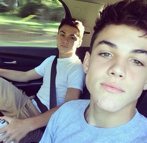 Pin By Gissel Mendez On Dolan Twins ️ Dolan Twins Ethan And Grayson