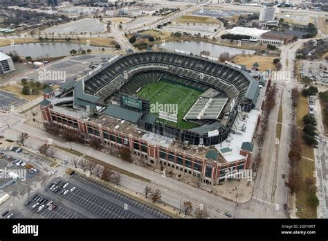 Globe Life Park Hi Res Stock Photography And Images Alamy