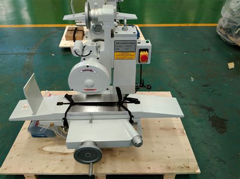 China Simple Surface Grinder Mj7115 China Grinding Machine