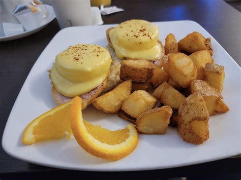 Breakfast is Served at Restaurants of Niagara – When in Niagara