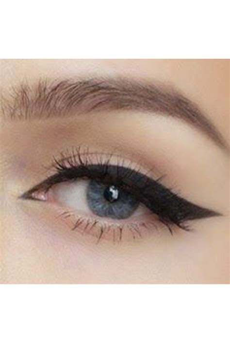 Five Basic Eyeliner Styles Every Woman Should Know