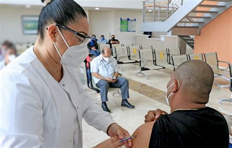 DEBEN PERSONAS VACUNADAS CONTRA COVID MANTENER MEDIDAS PREVENTIVAS