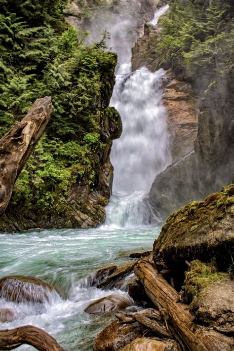 Bear Creek Falls, Canada