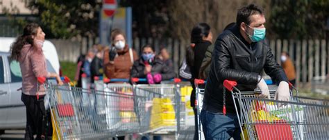 Coronavirus In Lombardia Supermercati A Pasqua E Pasquetta Non