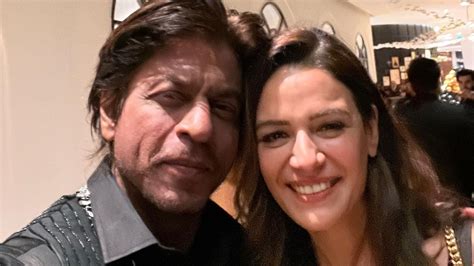 First Photos Of Shah Rukh Khan From His Birthday Party Courtesy Mona