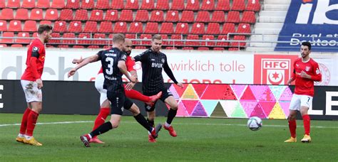 Kampf Steht Im Mittelpunkt Hallescher Fc E V Hallescher Fu Ball Club