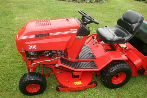 Ransomes Westwood T1400h Ride On Lawn Mower With Grass Collecting Box