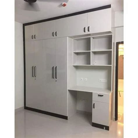 Doors Polished Wooden Wardrobe With Locker At Rs Sq Ft In