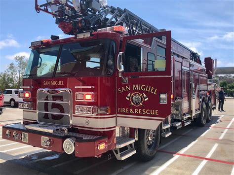 New San Diego Fire Rescue Truck1 Pierce Tiller California