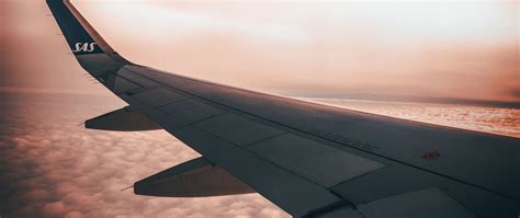 Airplane Wing Wallpaper