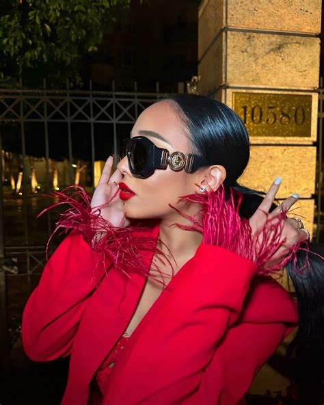 JC In The Perfect Valentine Day Jet Set Babe Fashion Look Slaylebrity