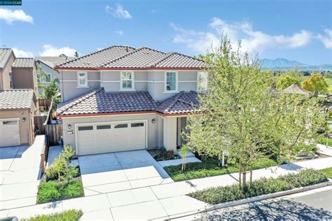 325 Pacifica Dr Brentwood Ca 94513 ®