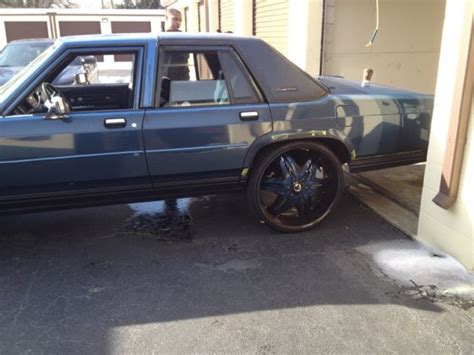 1990 Ford Ltd Crown Victoria 26 Rims Base Sedan 4 Door 50l Classic