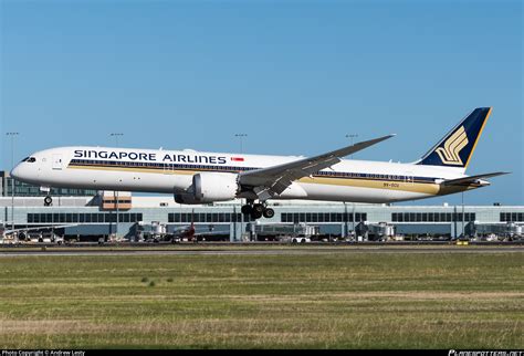 V Scu Singapore Airlines Boeing Dreamliner Photo By Andrew