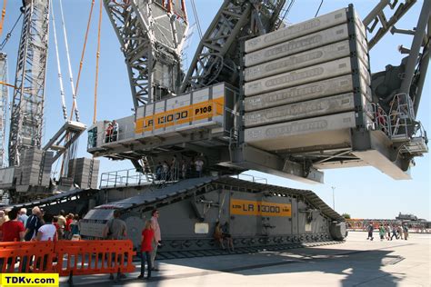 Liebherr LR 13000 crawler crane