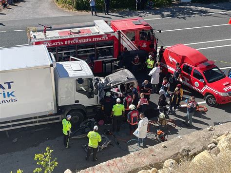 Malatya da TIR ile hafif ticari araç çarpıştı 6 ölü Sözcü