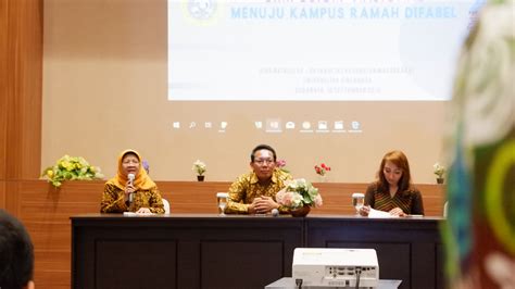 FKM UNAIR ADAKAN SIMPOSIUM NASIONAL MENUJU KAMPUS RAMAH DIFABEL FKM UNAIR