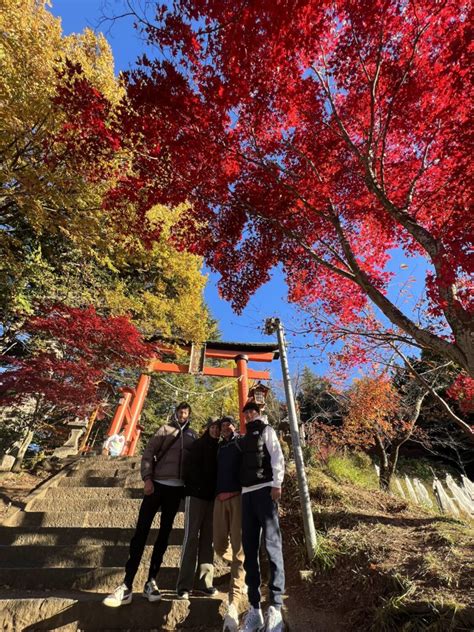 Mt Fuji Storied Pagoda With Wagasa Japanese Parasol And Katana Lake