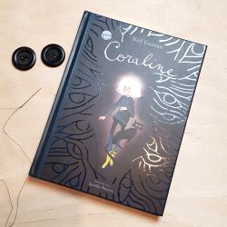 Favolina Und Junior Coraline Von Neil Gaiman Und Aur Lie Neyret