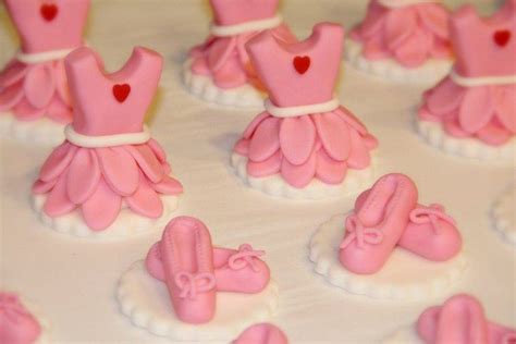 Beautiful Fondant Cupcake Toppers That Will Leave You In Awe Food