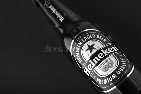 Fles Heineken Bier Redactionele Stock Foto Image Of Nacht 141026593