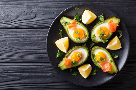 Aguacate Al Horno Con Huevo Y Salm N Ahumado