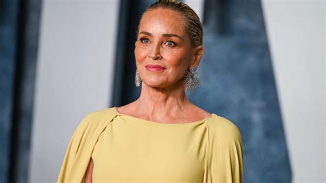 Sharon Stone Ans En Bikini Et Short Mini La Star Fait Sensation