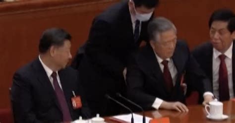 Cina Hu Jintao Trascinato Via Davanti A Xi Jinping Il Video Censurato